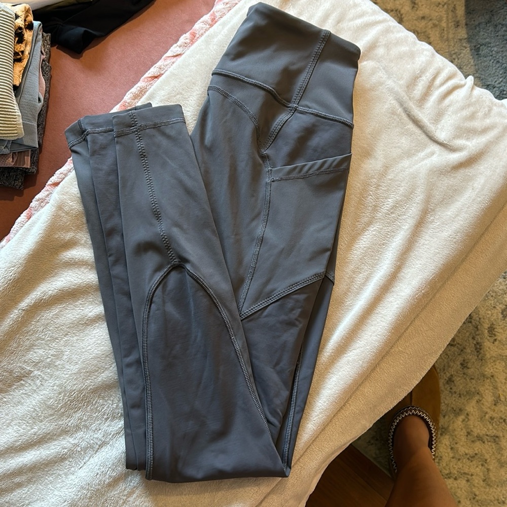 Lululemon legging with side pockets